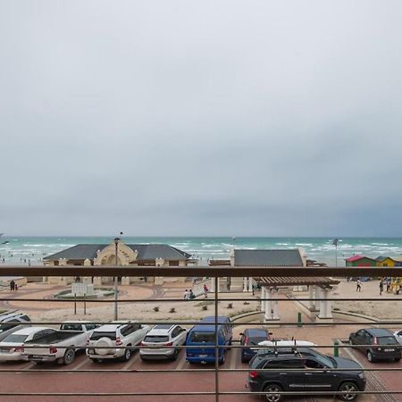 At The Beach - Muizenberg Kapstaden Eksteriør billede